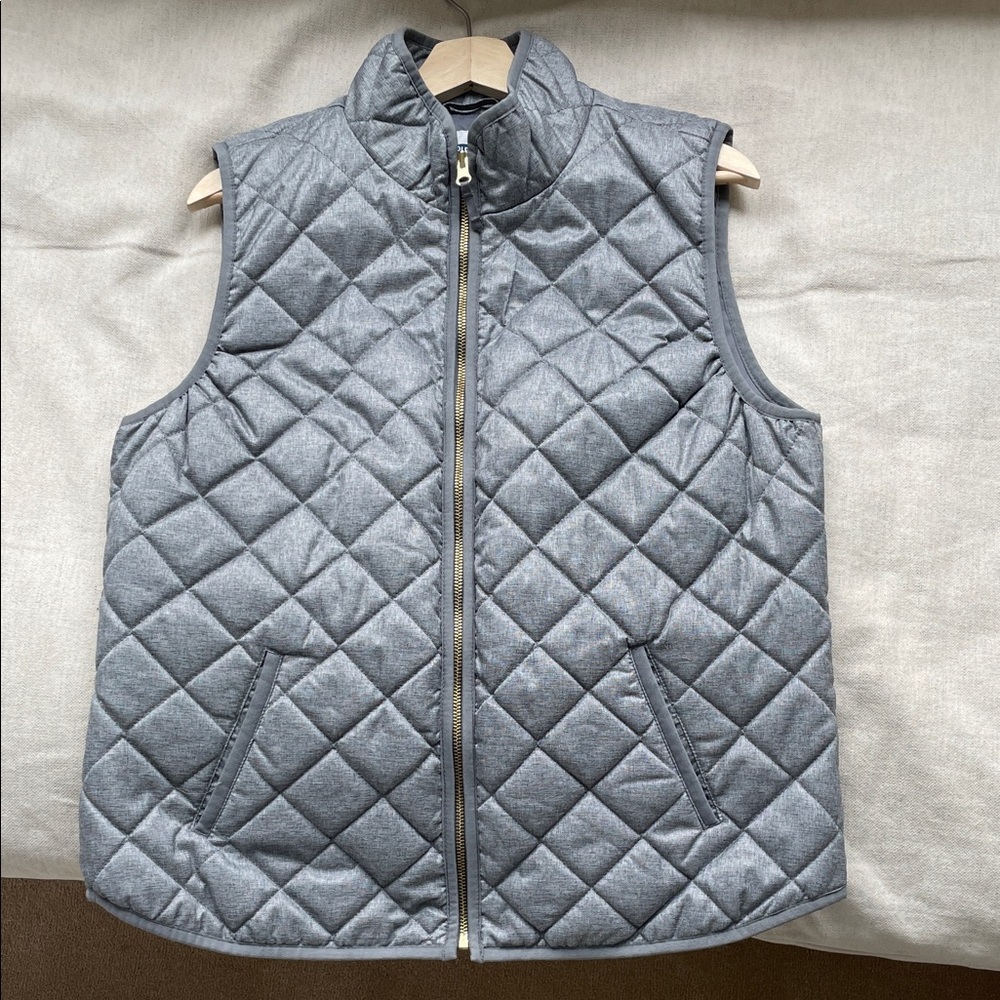 Old Navy Gray Quilted Vest